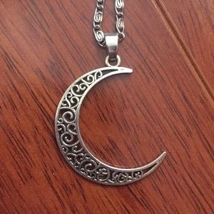 Crescent Moon 🌙 Necklace